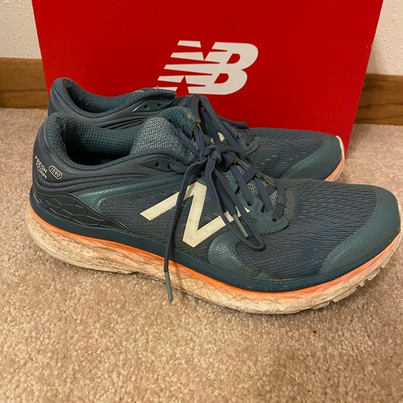 Women’s New Balance 1080s - Picture 3 of 10